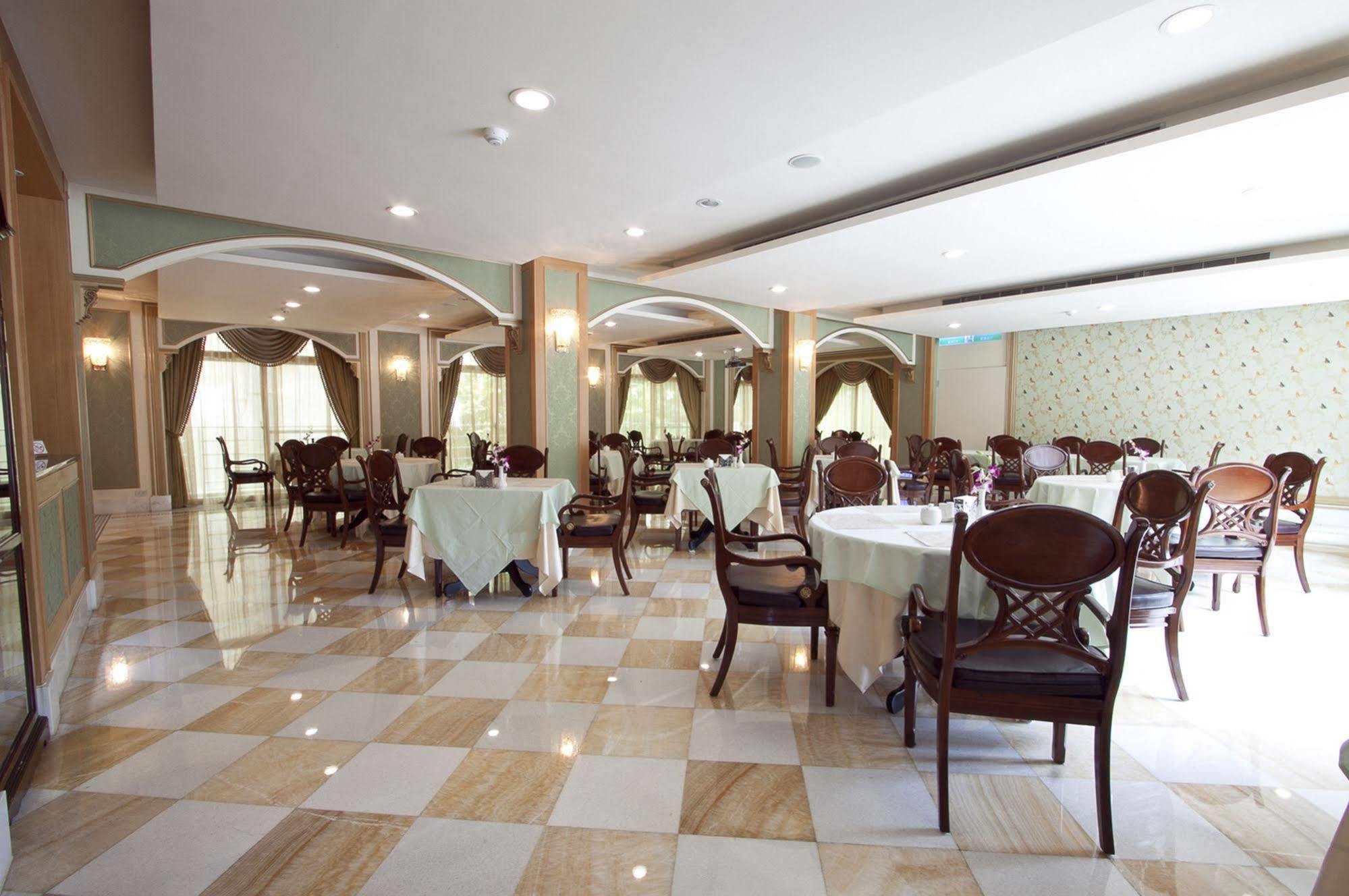 Royal Seasons Hotel Beitou Taipé Exterior foto