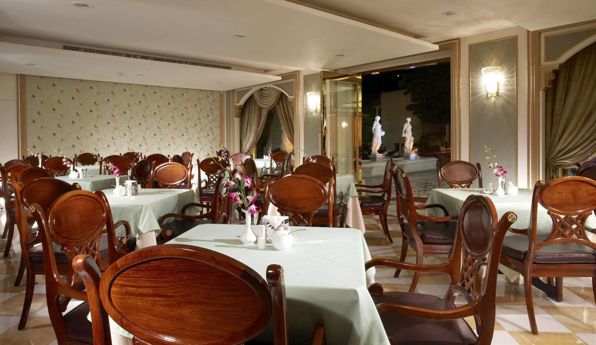 Royal Seasons Hotel Beitou Taipé Exterior foto